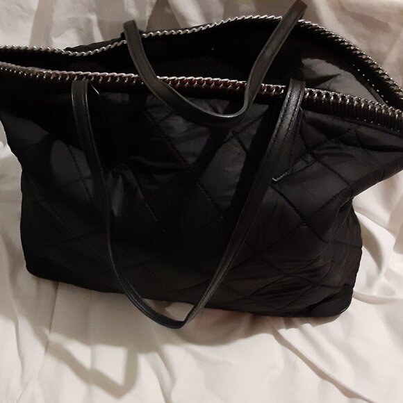 NWOT Urbanfit by Urban Expression Quilted Oversized Tote Handbag Black Silver - Picture 1 of 9